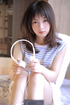 你看我手指上全是你的水